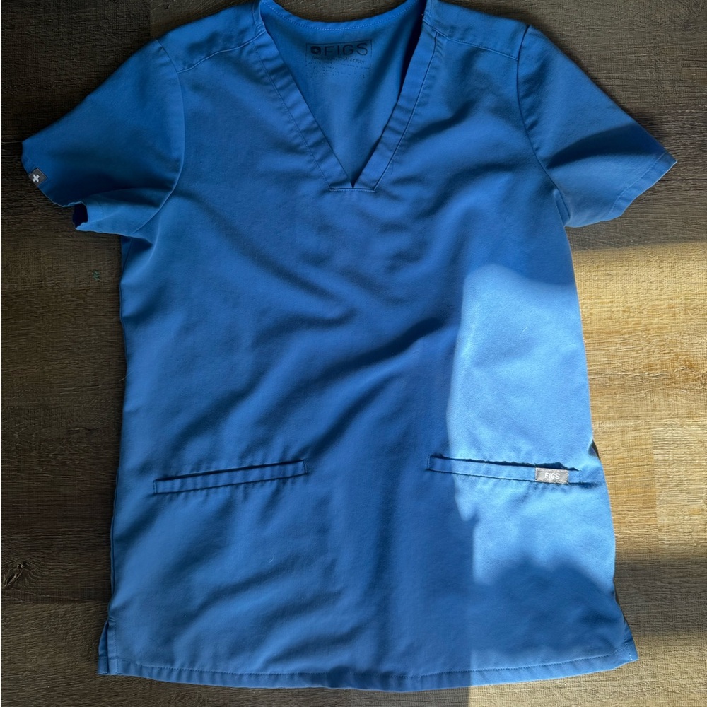 FIGS Ceil Blue Scrub Top XS